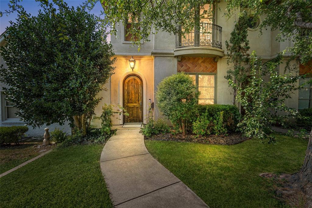 3633 Crestline Road, Fort Worth, TX 76107 3633 Crestline Road, Fort Worth, TX 76107