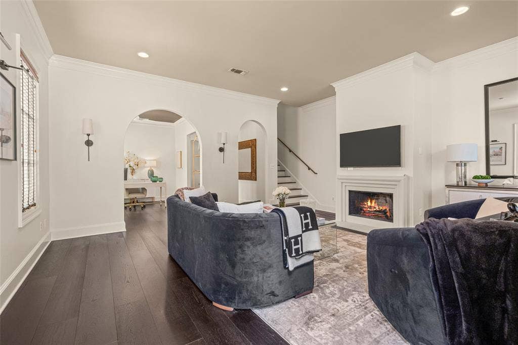 3633 Crestline Road, Fort Worth, TX 76107 3633 Crestline Road, Fort Worth, TX 76107
