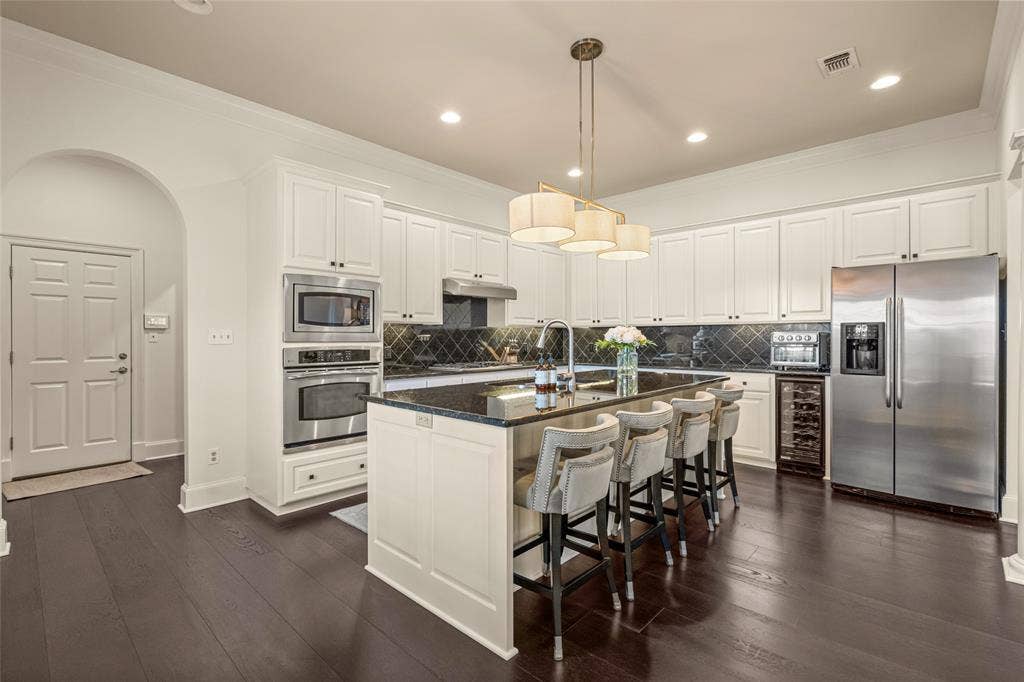 3633 Crestline Road, Fort Worth, TX 76107 3633 Crestline Road, Fort Worth, TX 76107