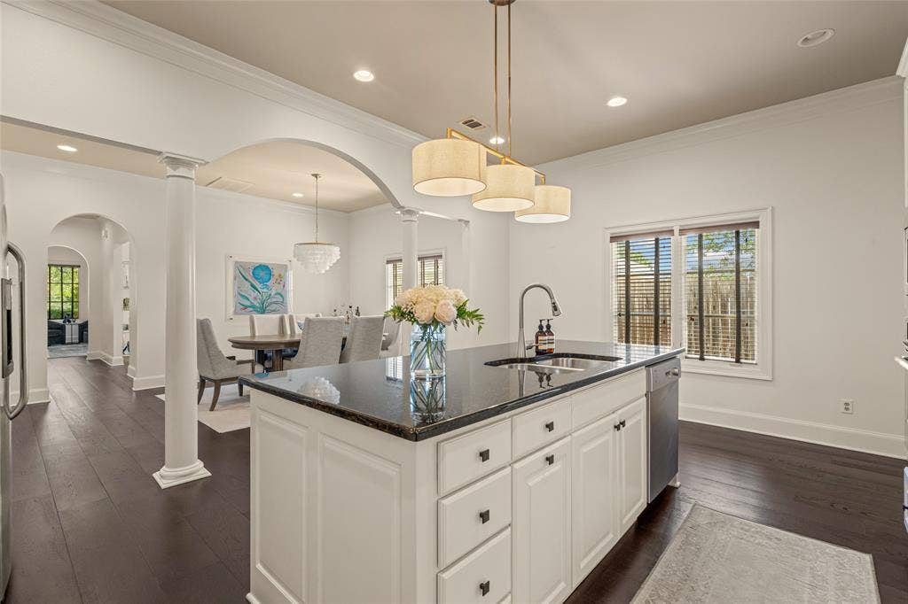 3633 Crestline Road, Fort Worth, TX 76107 3633 Crestline Road, Fort Worth, TX 76107