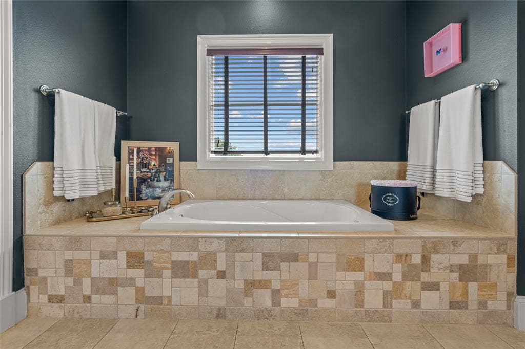 3633 Crestline Road, Fort Worth, TX 76107 3633 Crestline Road, Fort Worth, TX 76107