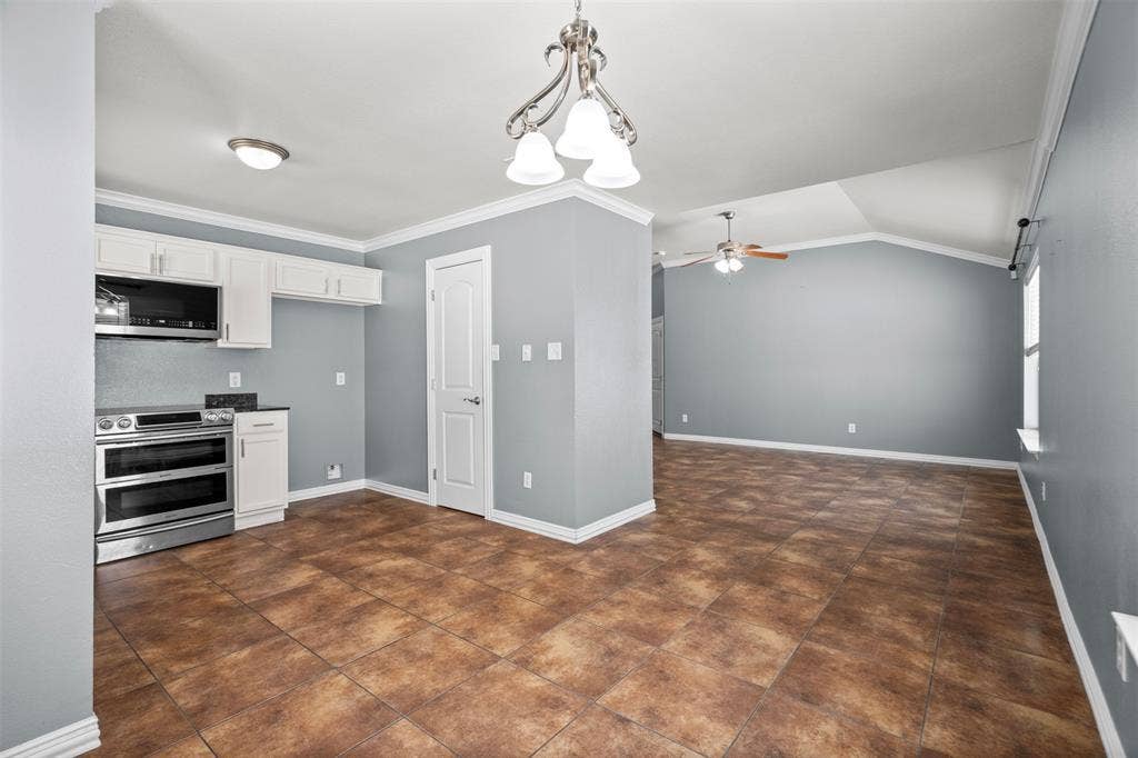 1626 Canary Island Court, Dallas, TX 75217 Kitchen