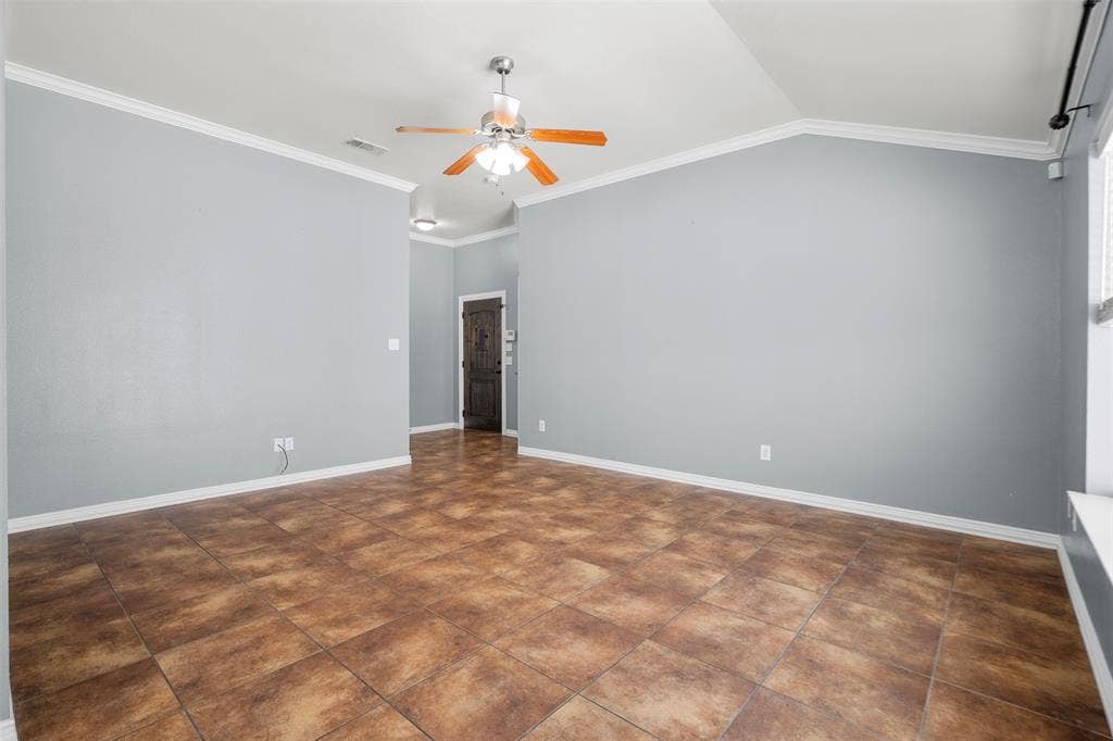 1626 Canary Island Court, Dallas, TX 75217 living room
