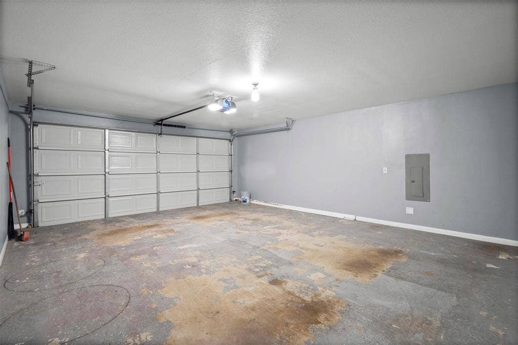 1626 Canary Island Court, Dallas, TX 75217 garage