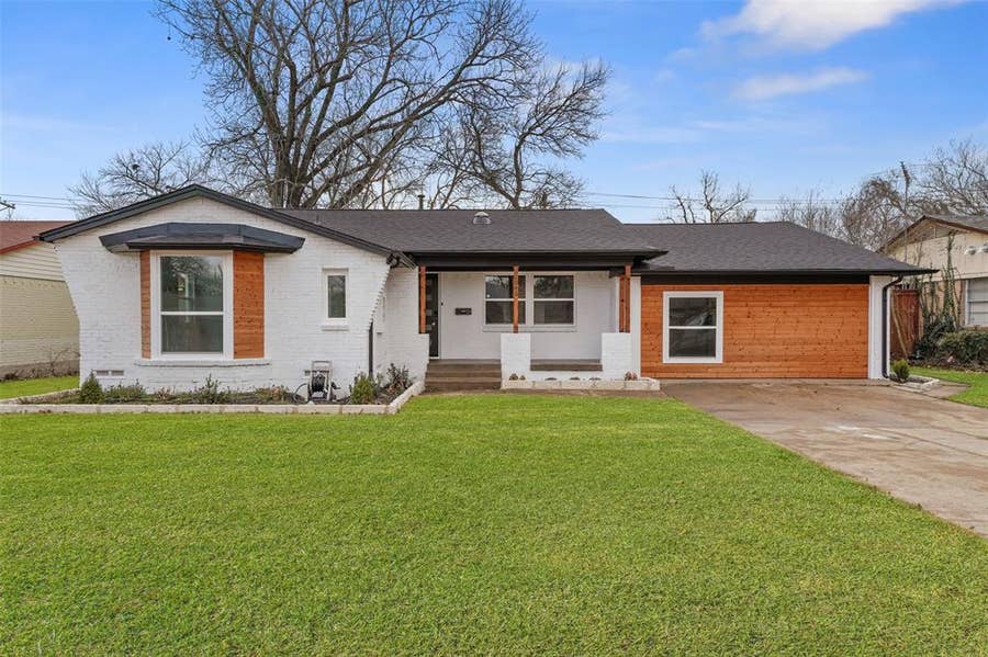 Property photo for 11046 Delford Circle, Dallas, TX