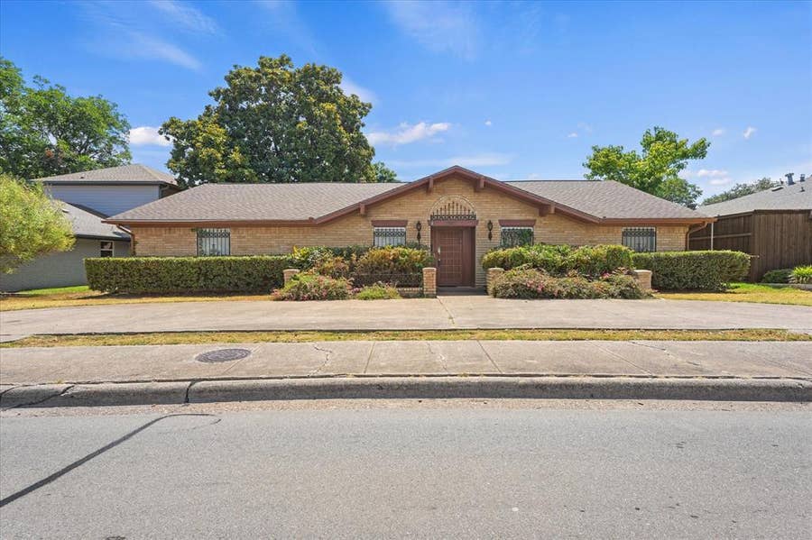 Property photo for 6238 E Lovers Lane, Dallas, TX