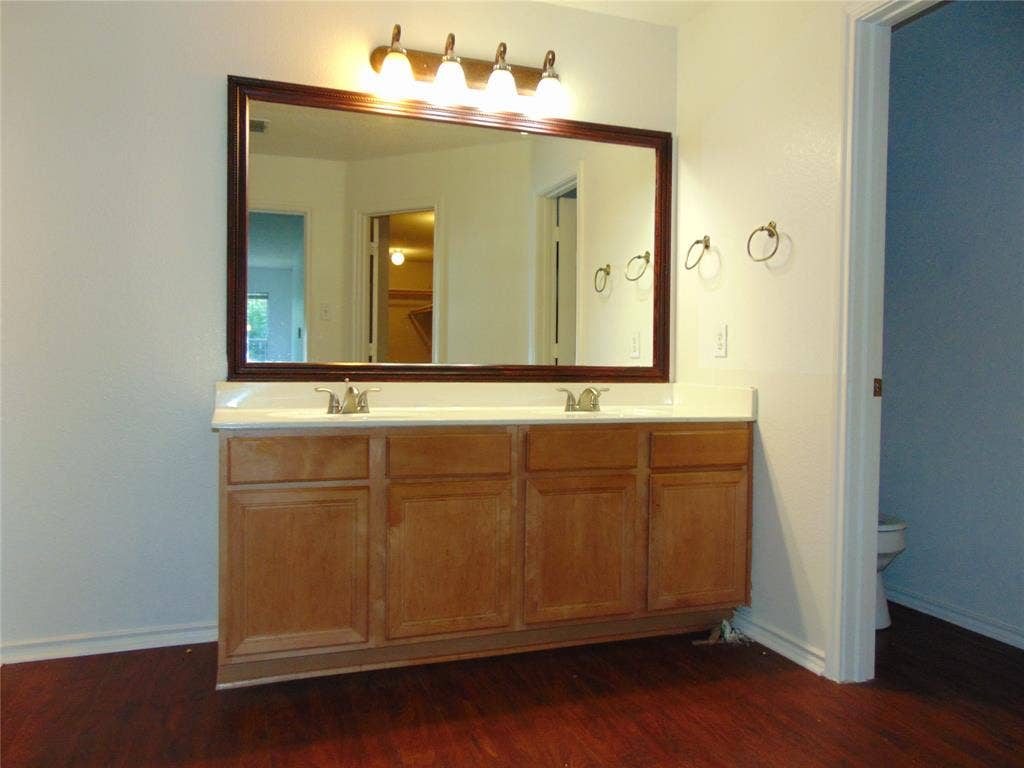 7009 Oconnor Street, Arlington, TX 76002 7009 Oconnor Street, Arlington, TX 76002