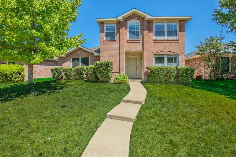 Property photo for 2415 Mallory Lane, Lancaster, TX