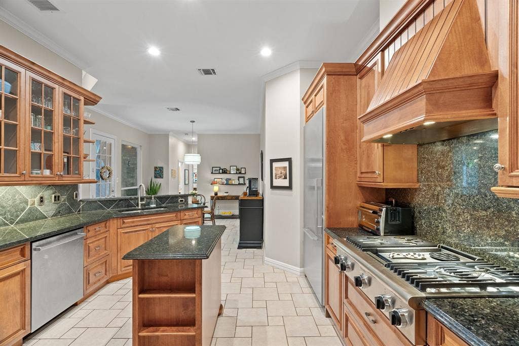 2913 Harkness Drive, Plano, TX 75093 2913 Harkness Drive, Plano, TX 75093