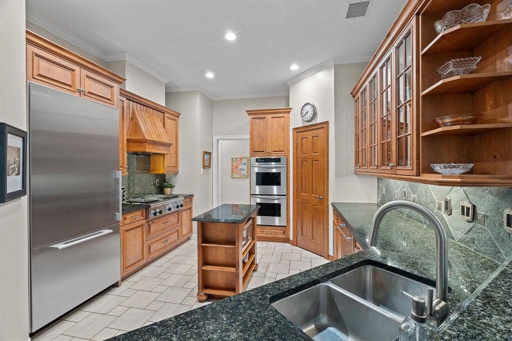 2913 Harkness Drive, Plano, TX 75093 2913 Harkness Drive, Plano, TX 75093