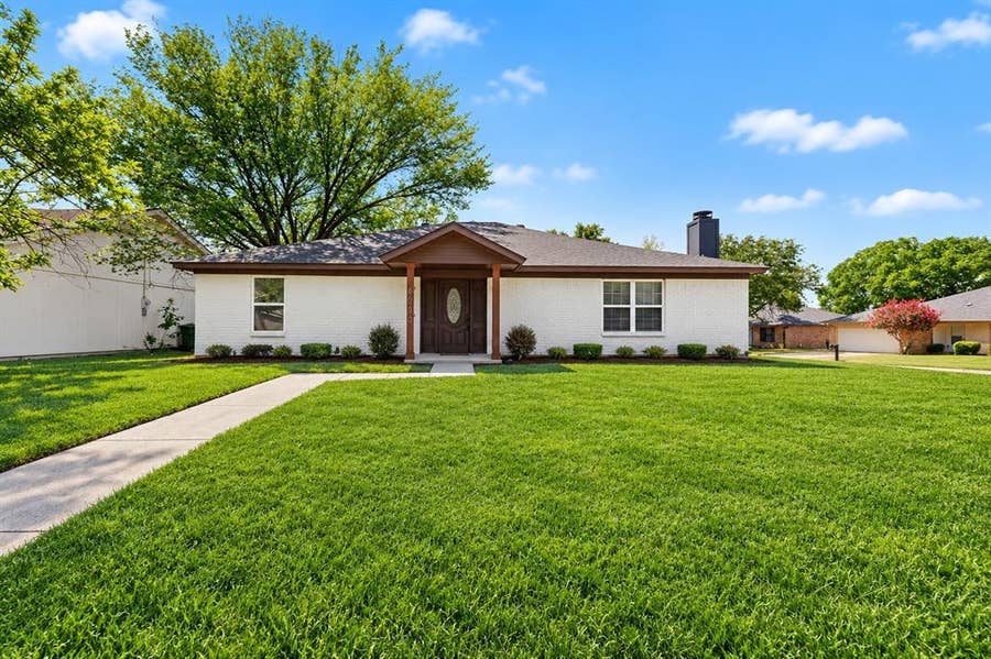 Property photo for 6000 Cool Springs Drive, Arlington, TX