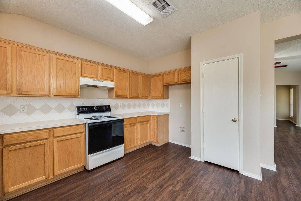 636 Canyon Place, DeSoto, TX 75115 636 Canyon Place, DeSoto, TX 75115