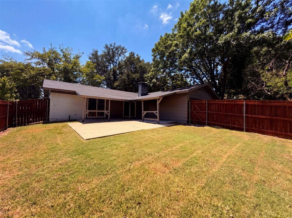 922 Meadowdale Circle, Garland, TX 75043 Staged Photo