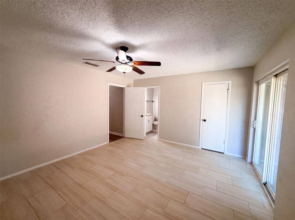 922 Meadowdale Circle, Garland, TX 75043 922 Meadowdale Circle, Garland, TX 75043