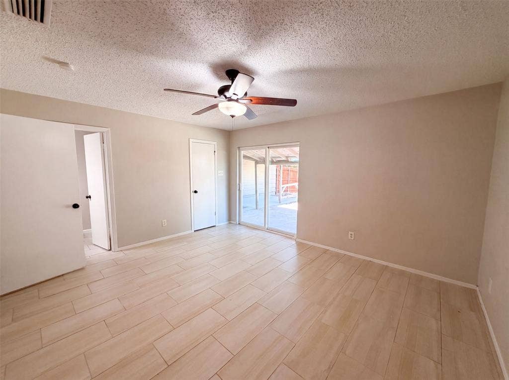 922 Meadowdale Circle, Garland, TX 75043 922 Meadowdale Circle, Garland, TX 75043