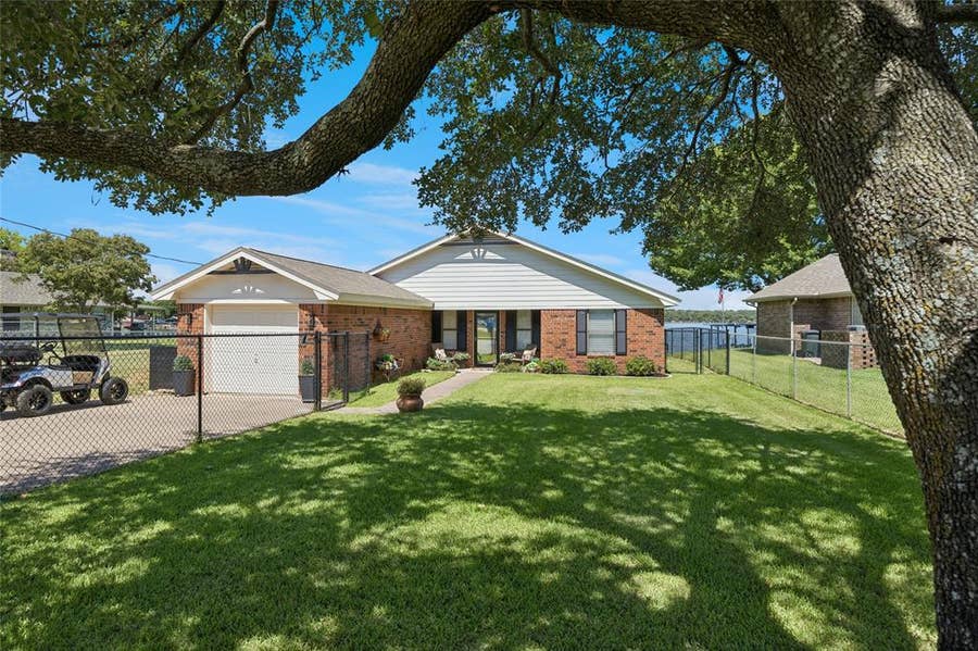 Property photo for 4001 Apache Trail Court, Granbury, TX