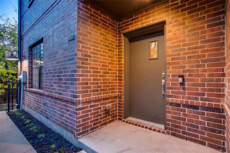 Property photo for 602 Finley Court, Dallas, TX
