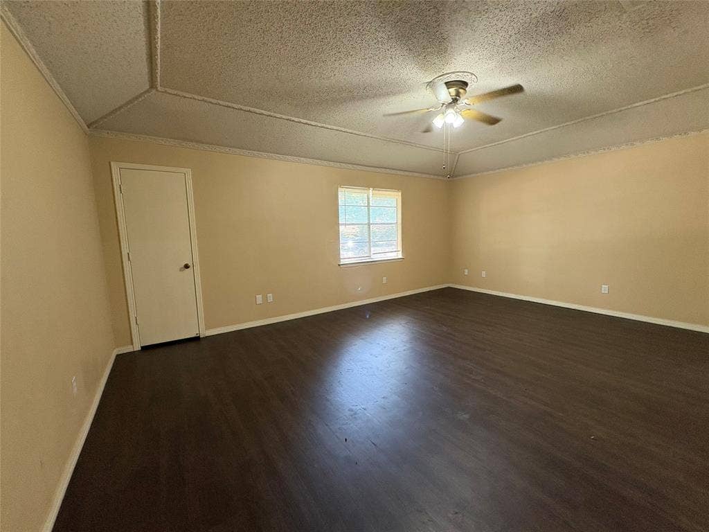 1025 Cloverdale Lane, DeSoto, TX 75115 1025 Cloverdale Lane, DeSoto, TX 75115