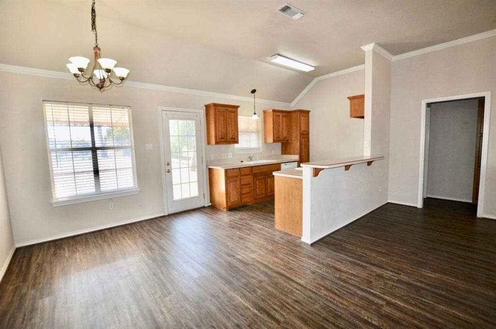 1838 Laura Street, Weatherford, TX 76086 1838 Laura Street, Weatherford, TX 76086