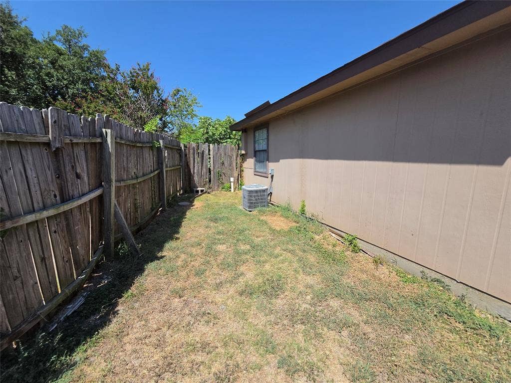 2502 E Timberview Lane, Arlington, TX 76014 2502 E Timberview Lane, Arlington, TX 76014