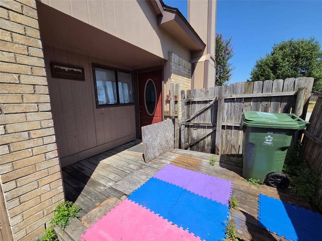 2502 E Timberview Lane, Arlington, TX 76014 2502 E Timberview Lane, Arlington, TX 76014