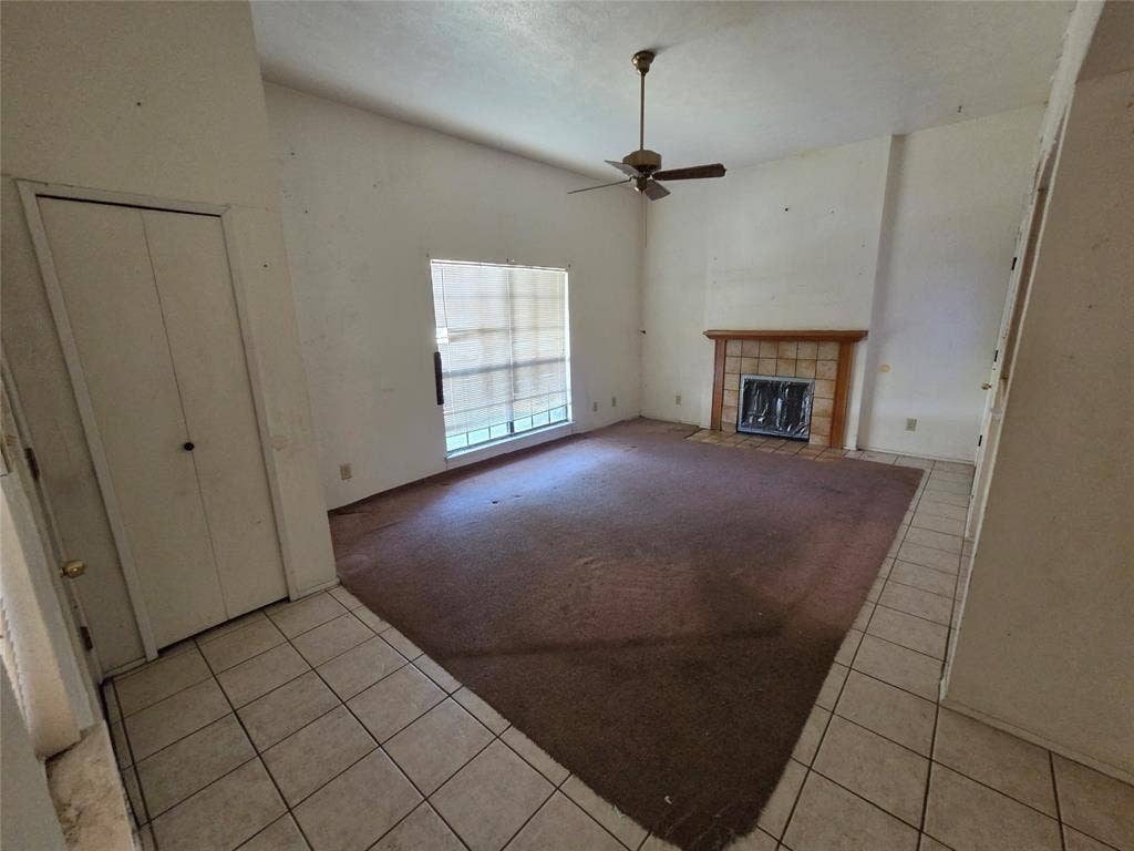 2502 E Timberview Lane, Arlington, TX 76014 2502 E Timberview Lane, Arlington, TX 76014
