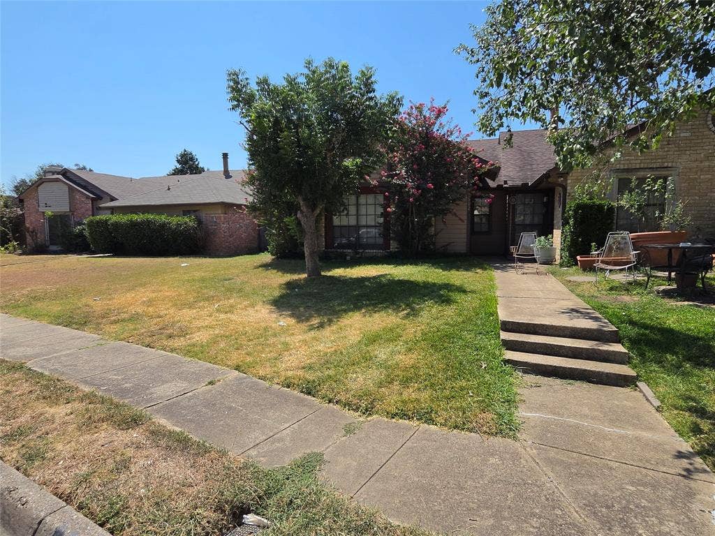 2502 E Timberview Lane, Arlington, TX 76014 2502 E Timberview Lane, Arlington, TX 76014