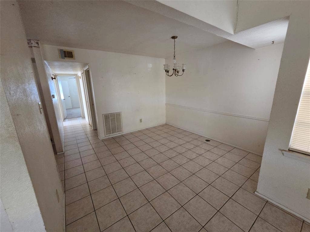 2502 E Timberview Lane, Arlington, TX 76014 2502 E Timberview Lane, Arlington, TX 76014