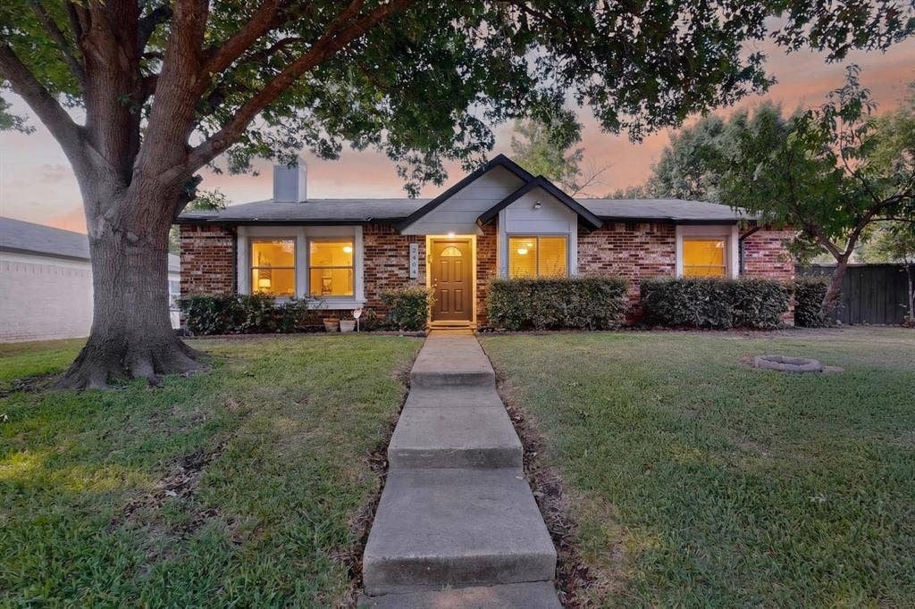 2404 Lemmontree Lane, Plano, TX 75074 2404 Lemmontree Lane, Plano, TX 75074