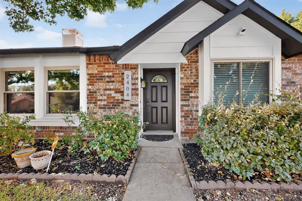 2404 Lemmontree Lane, Plano, TX 75074 2404 Lemmontree Lane, Plano, TX 75074