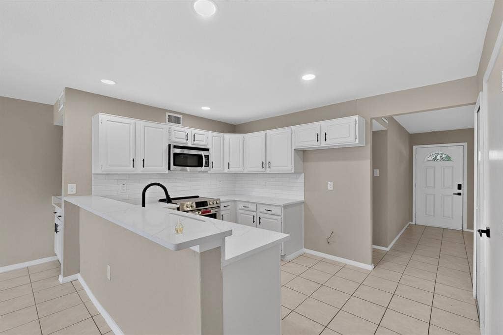 2404 Lemmontree Lane, Plano, TX 75074 2404 Lemmontree Lane, Plano, TX 75074