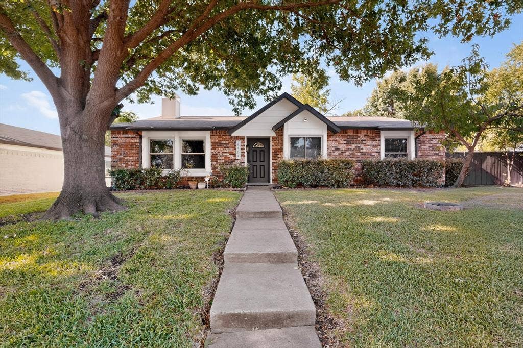 2404 Lemmontree Lane, Plano, TX 75074 2404 Lemmontree Lane, Plano, TX 75074