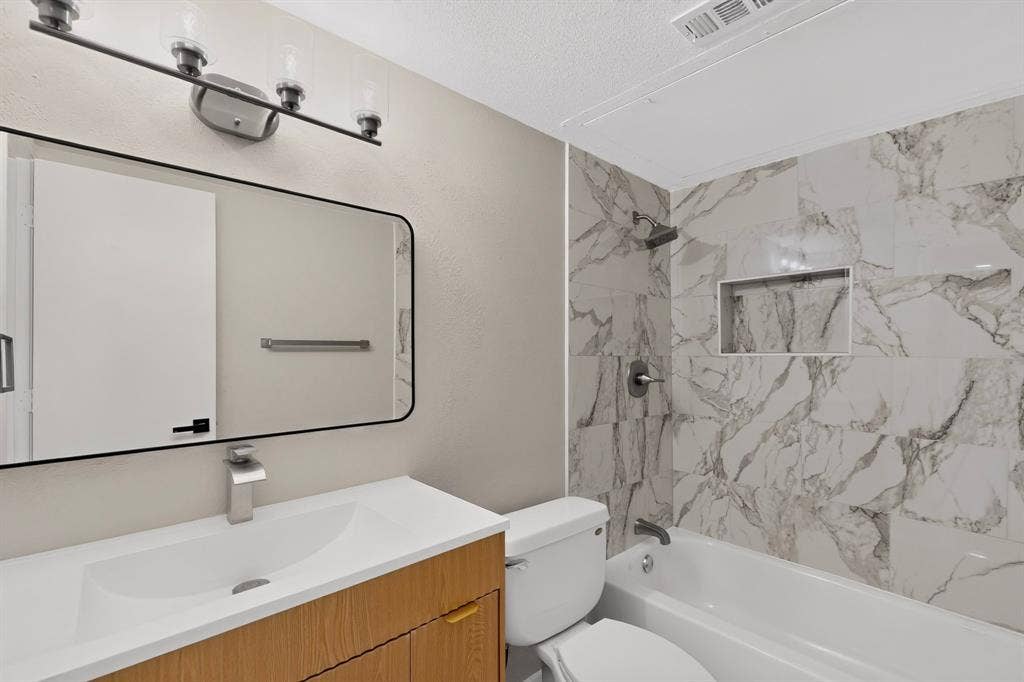 2404 Lemmontree Lane, Plano, TX 75074 2404 Lemmontree Lane, Plano, TX 75074