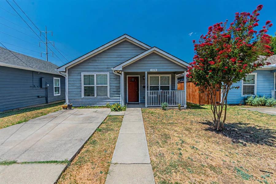 Property photo for 1109 E Avenue, Plano, TX