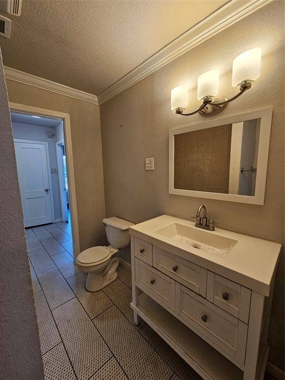 632 Freeman Drive, Garland, TX 75040 632 Freeman Drive, Garland, TX 75040