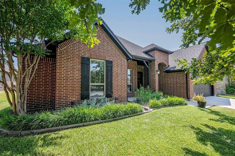 Property photo for 4009 Brookdale Road, Benbrook, TX