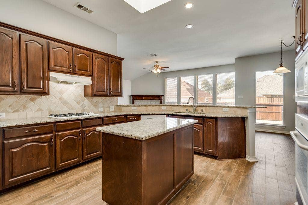 4911 Lakeland Drive, Frisco, TX 75035 4911 Lakeland Drive, Frisco, TX 75035