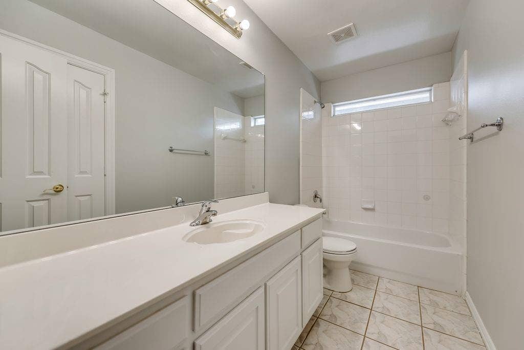 4911 Lakeland Drive, Frisco, TX 75035 4911 Lakeland Drive, Frisco, TX 75035