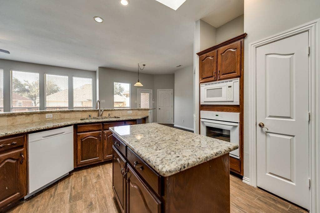 4911 Lakeland Drive, Frisco, TX 75035 4911 Lakeland Drive, Frisco, TX 75035