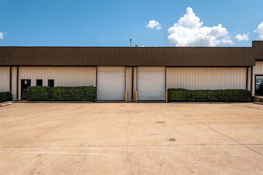 Property photo for 104 A Industrial Drive, Waxahachie, TX