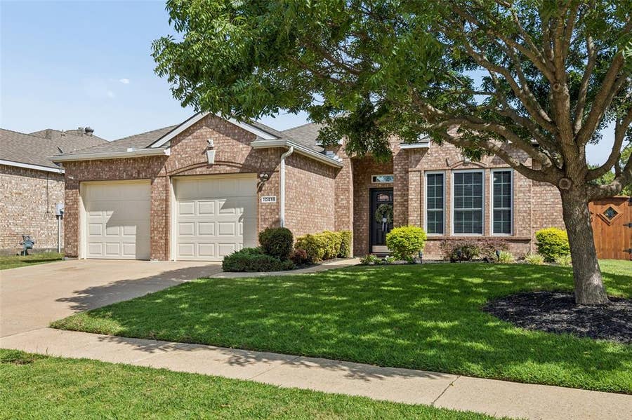 Property photo for 10418 Greenbriar Lane, Rowlett, TX