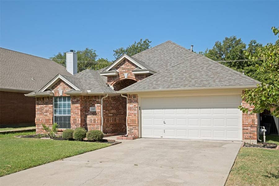 Property photo for 110 Blue Bonnet Circle, Justin, TX