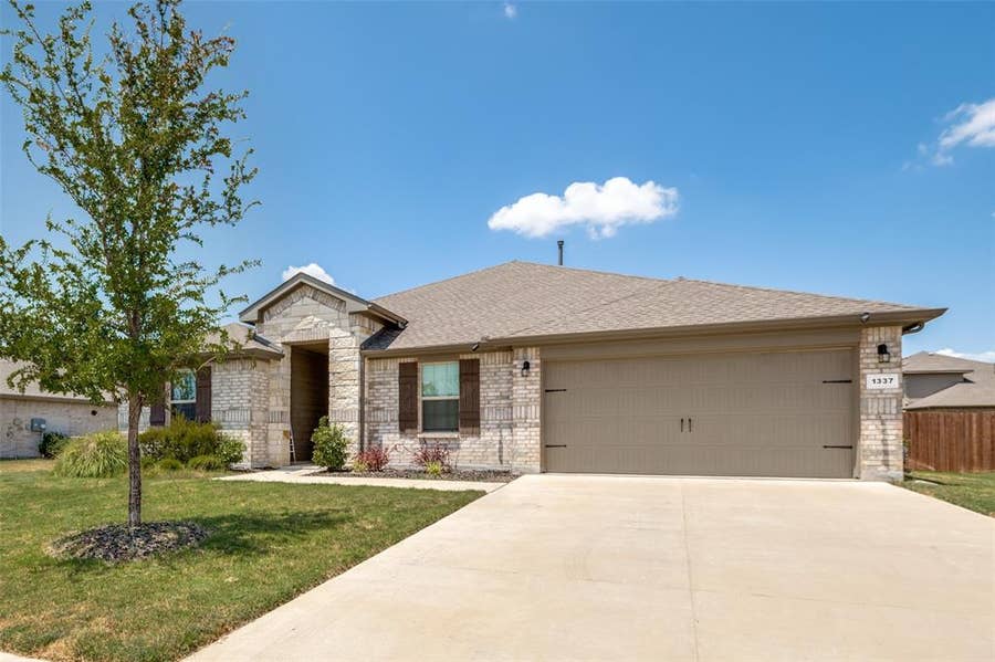 Property photo for 1337 Rolling Meadows Drive, Cedar Hill, TX