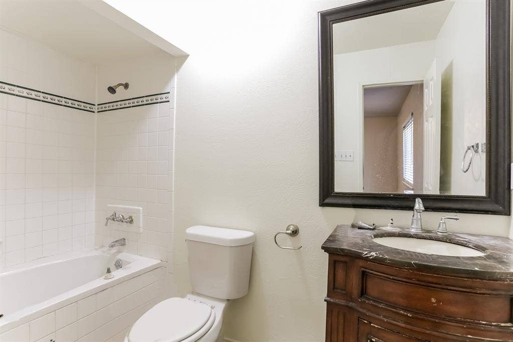 1206 California Trail, Grand Prairie, TX 75052 1206 California Trail, Grand Prairie, TX 75052