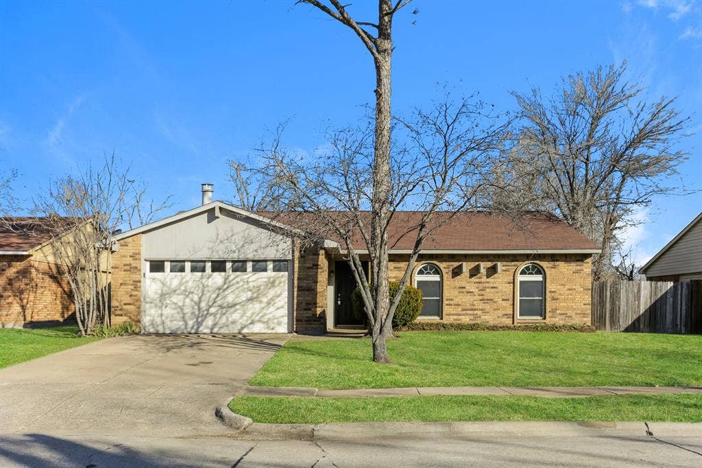 1206 California Trail, Grand Prairie, TX 75052 1206 California Trail, Grand Prairie, TX 75052