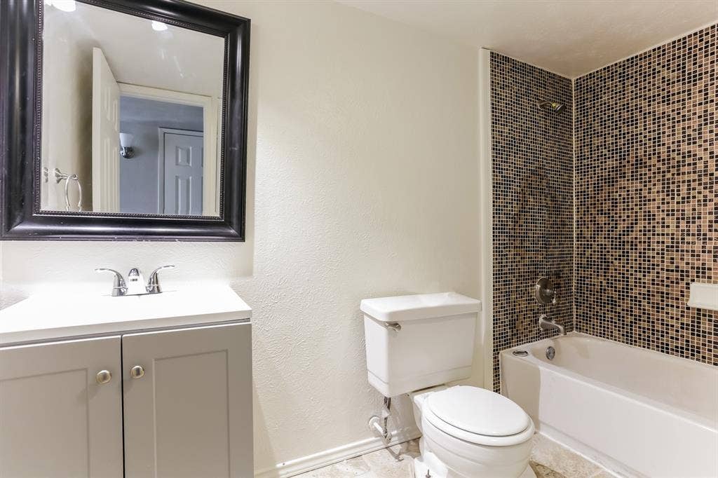 1206 California Trail, Grand Prairie, TX 75052 1206 California Trail, Grand Prairie, TX 75052
