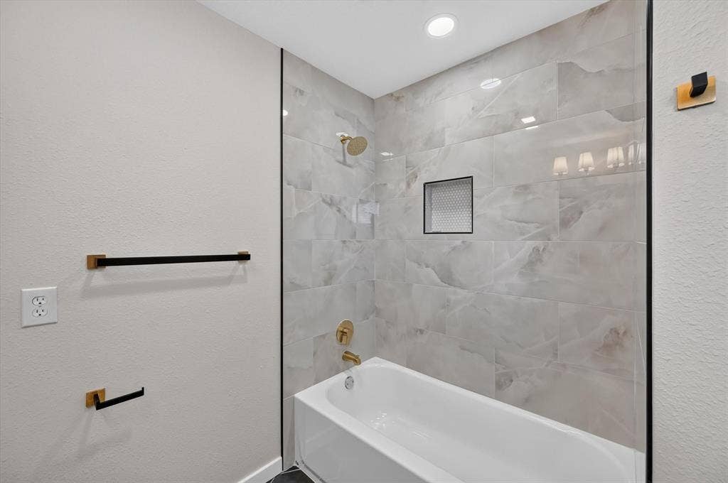 1902 Alamo Drive, Arlington, TX 76012 1902 Alamo Drive, Arlington, TX 76012