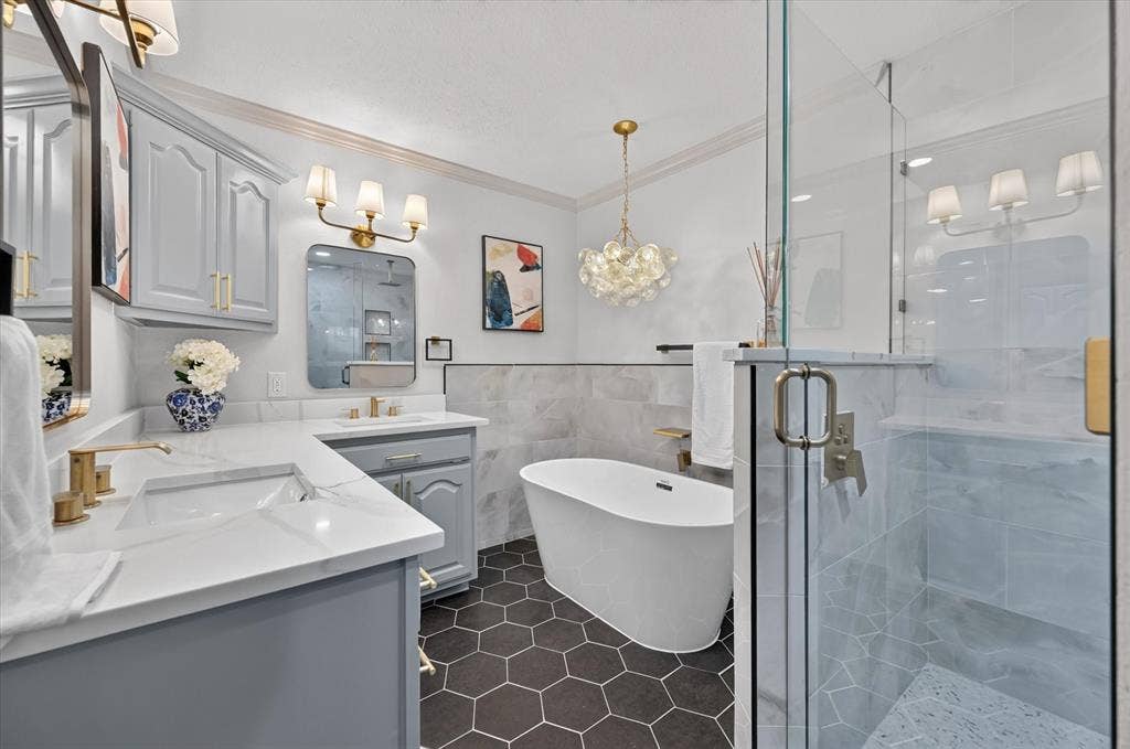 1902 Alamo Drive, Arlington, TX 76012 1902 Alamo Drive, Arlington, TX 76012