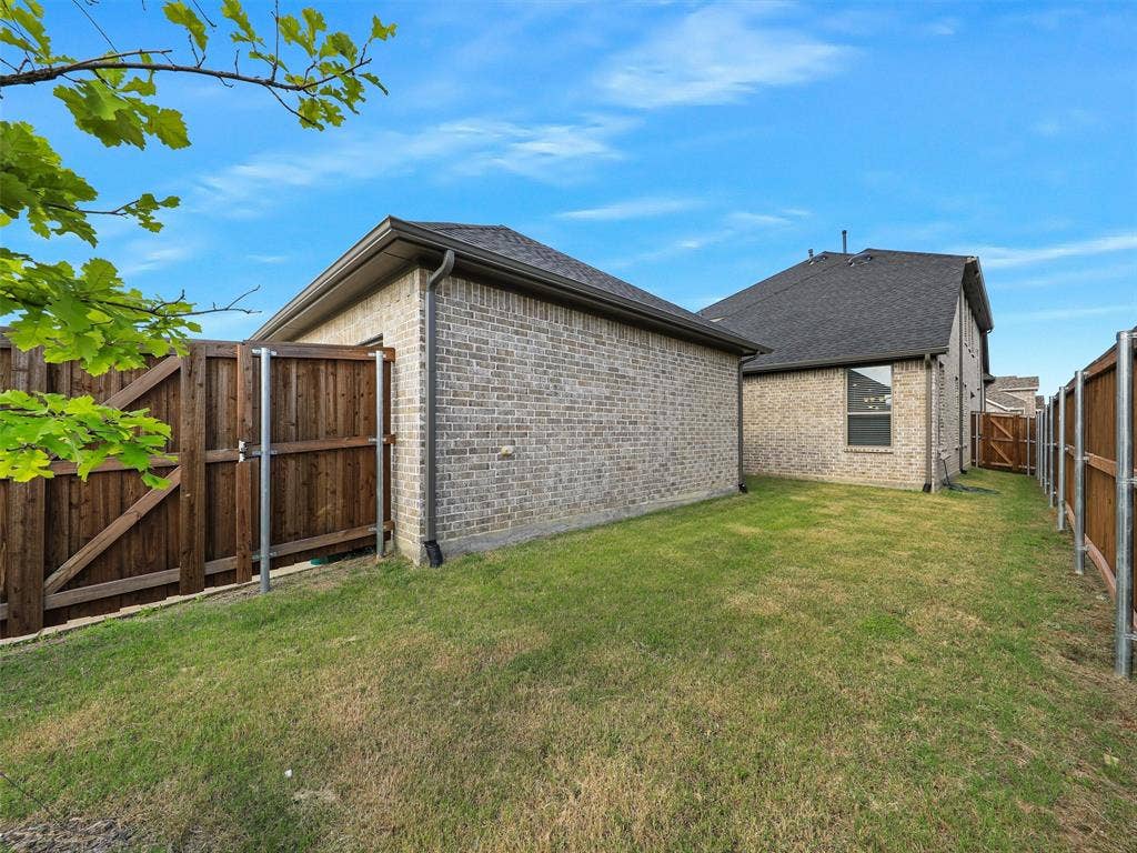 8305 Pine Island Way, McKinney, TX 75071 8305 Pine Island Way, McKinney, TX 75071