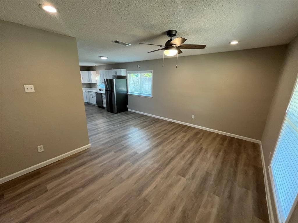146 Bailey Drive, DeSoto, TX 75115